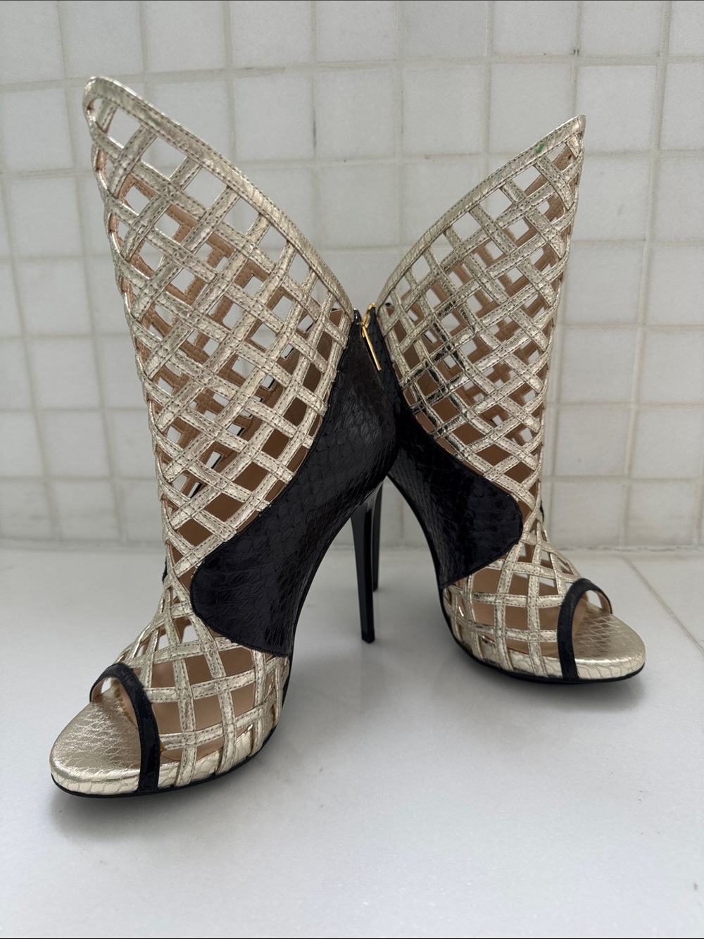 GODE Vero Cuoio Gold and Black Lattice Stiletto Heels,35